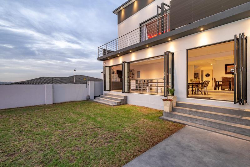 4 Bedroom Property for Sale in Kaapsig Western Cape